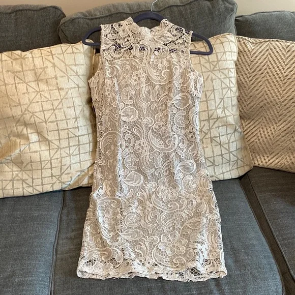 Silver lace dress - Picture 1 of 3
